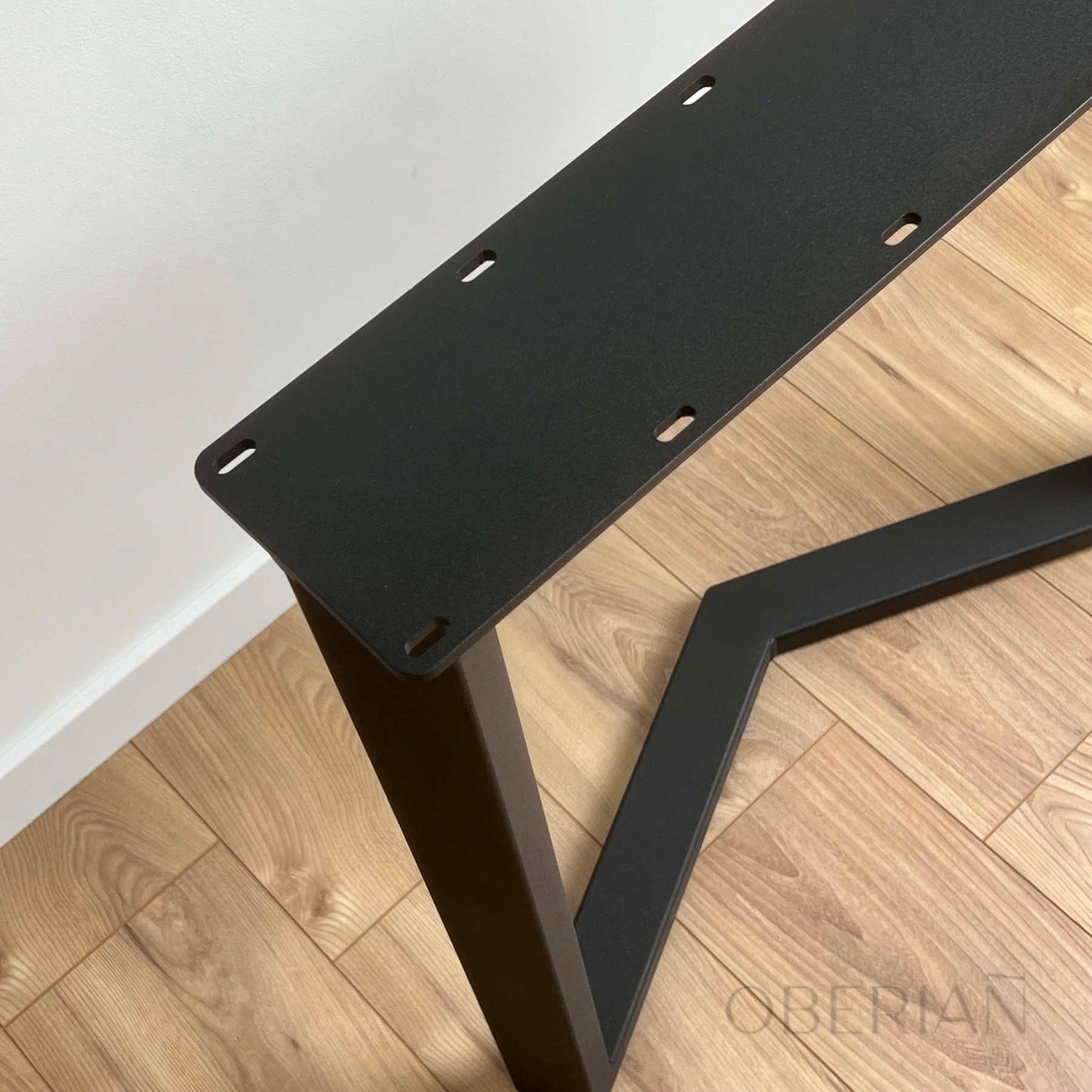 JANZÉ - Pied de table haute en M