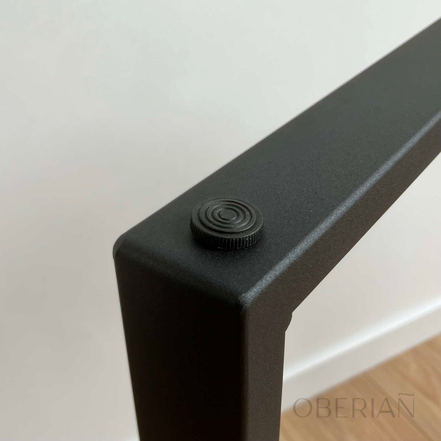 JANZÉ - Pied de table haute en M