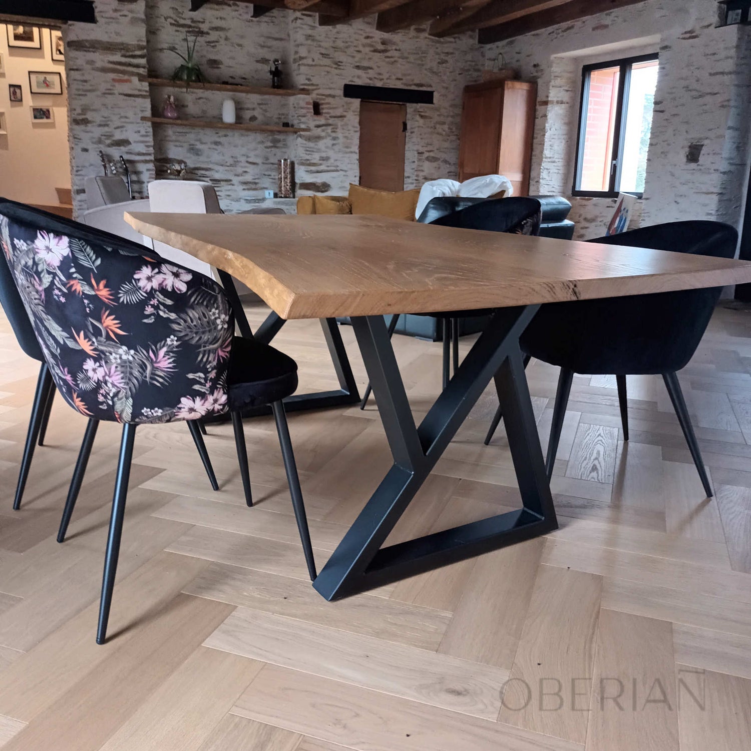 PIED-DE-TABLE-FORME-SABLIER-GROIX-METAL-NOIR-OBERIAN