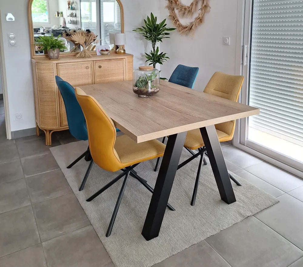 Table_avec_Pieds_en_V_inverse_noir_oberian